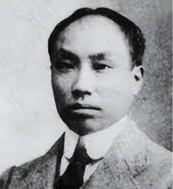 1942年5月27日，陈独秀病逝于四川的一个小山村里，临终前对小29岁的妻子潘兰