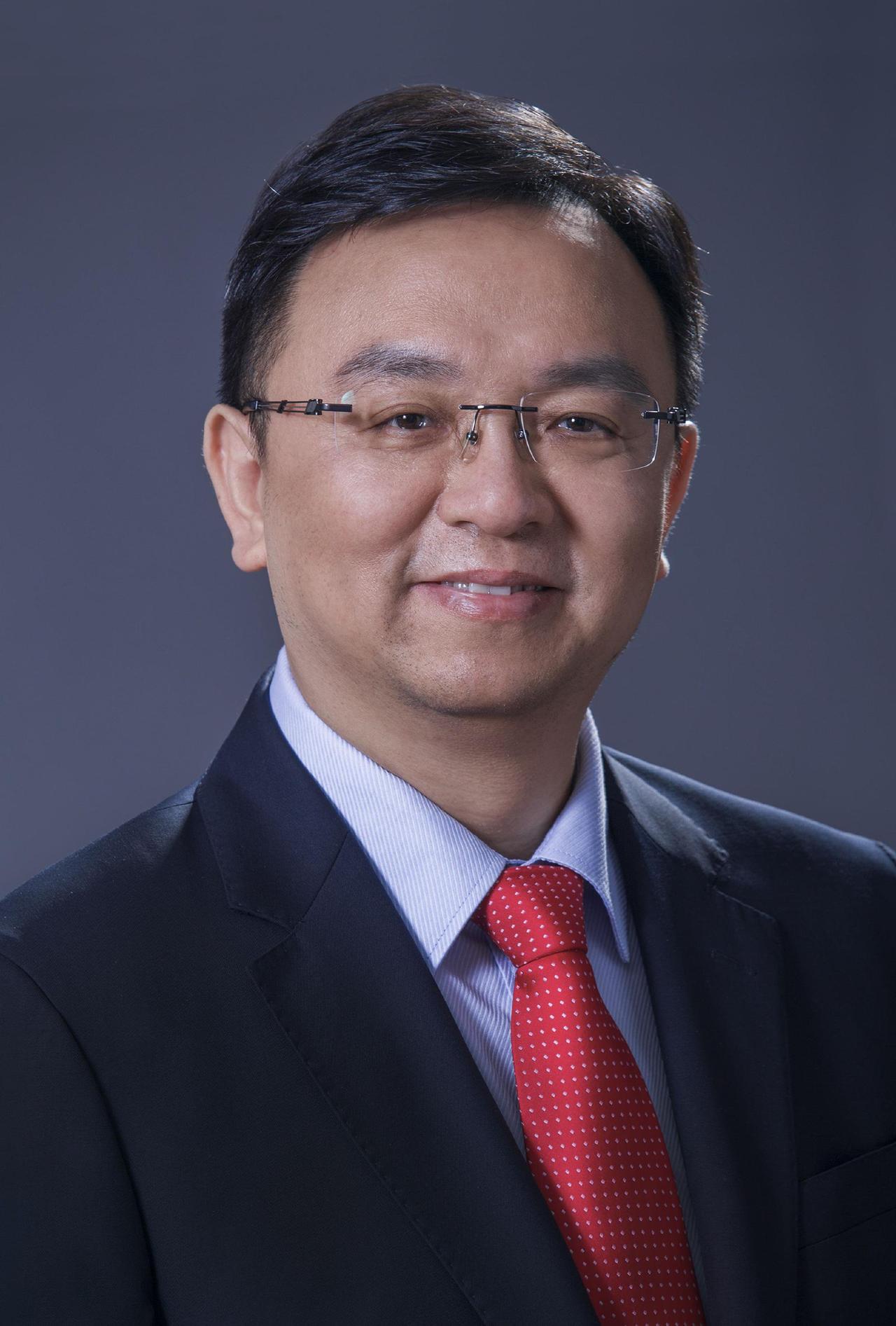 也许这才是比亚迪商标的真正诠释吧？！下面是一位网友在评论区的留言:他说资本一直在