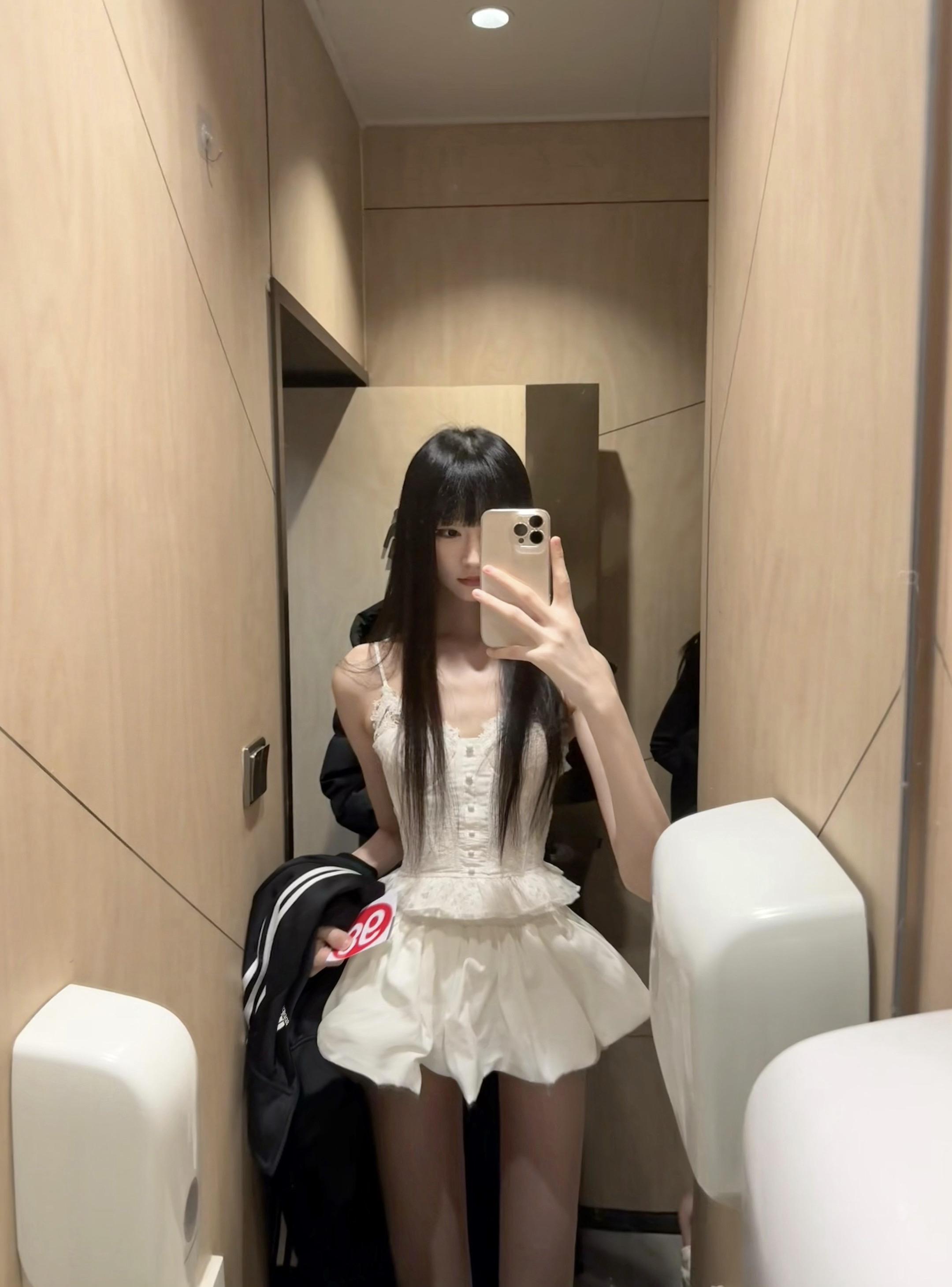 谢谢你像巧克力一样出现在我的世界 但我是狗 你他爹的把这一切全毁了