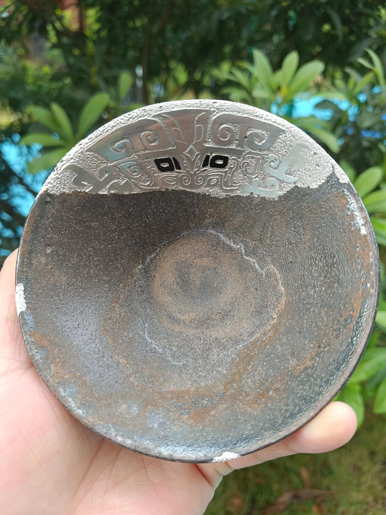 五一节快乐
1366元
饕餮  刚刚完成的锡补雕刻！水吉窑宋建盏，括口斗笠盏，器