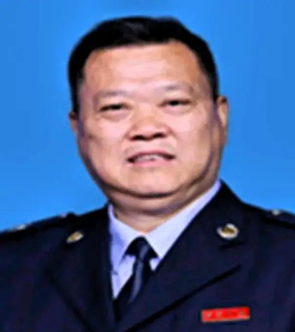 税务系统反腐倒查再下一城！今天网住了成都原税务局副局长李平

李平，1963年2
