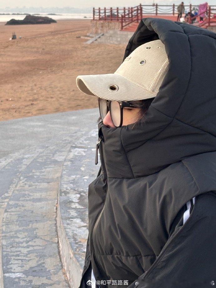 AG司马光带网友早起看日出 小光：冷鼠我啦~~配上帽子好像小企鹅竞浪大会 202