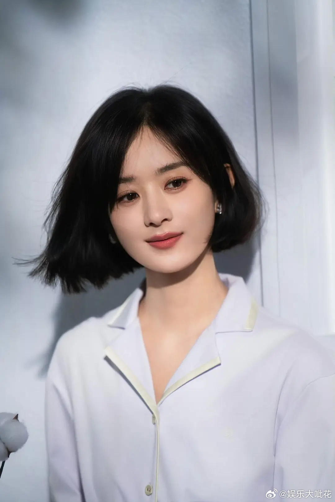 赵丽颖新图也太美了 表现力越来越好了，好漂亮舒展！ ​​​