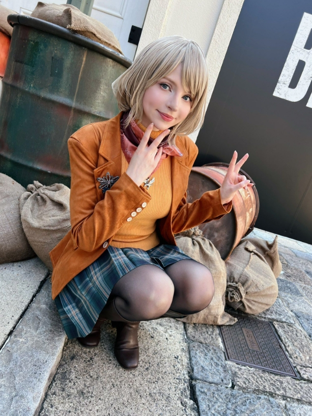 阿什莉体模亲自COS"本尊"，这就是原版的魅力！合金装备cosplay ​​​