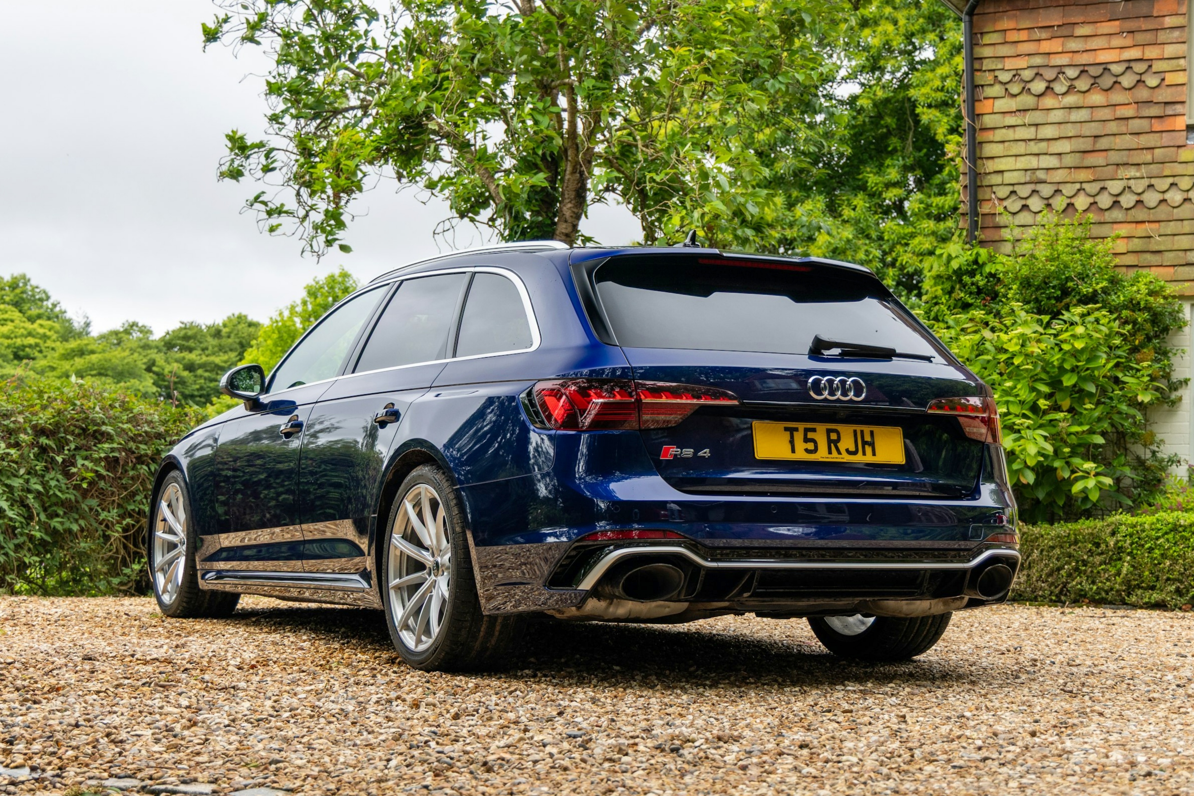 汽车视觉 2023 Audi (B9) RS4 Avant丨Navarra Bl