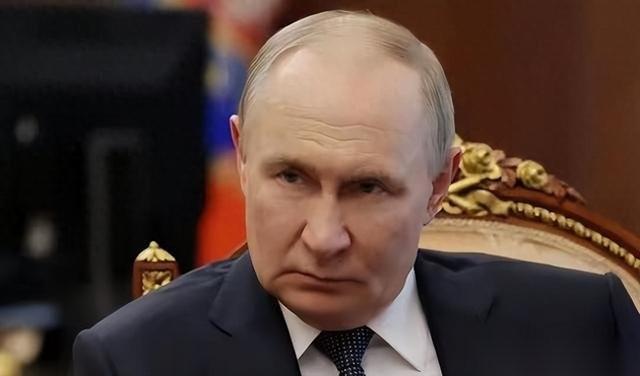 中国驻符拉迪沃斯托克总领馆2月24日发了个提醒：俄罗斯出新规了，这次对外地人拿长