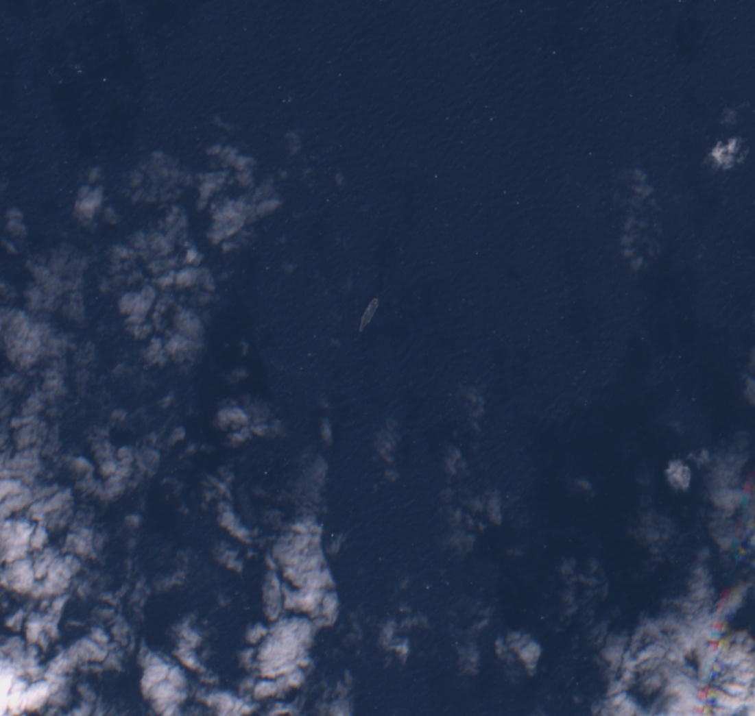 卫星图像显示，12月21号，美国海军杜鲁门号航母(CVN-75)位于红海中部，距