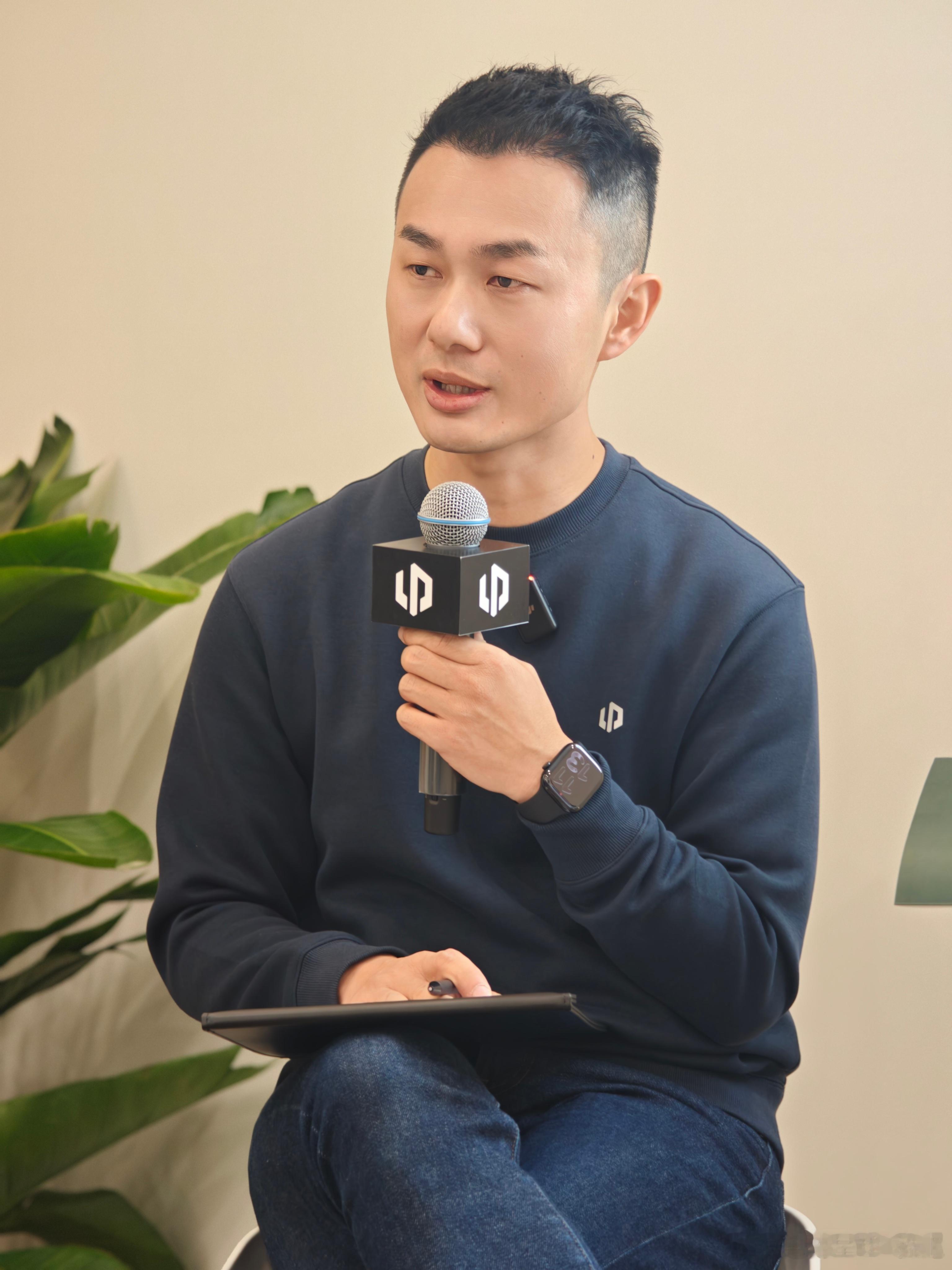 表示，2026年零跑的海外销量目标要继续翻倍，也就是超过10万台的海外年销量