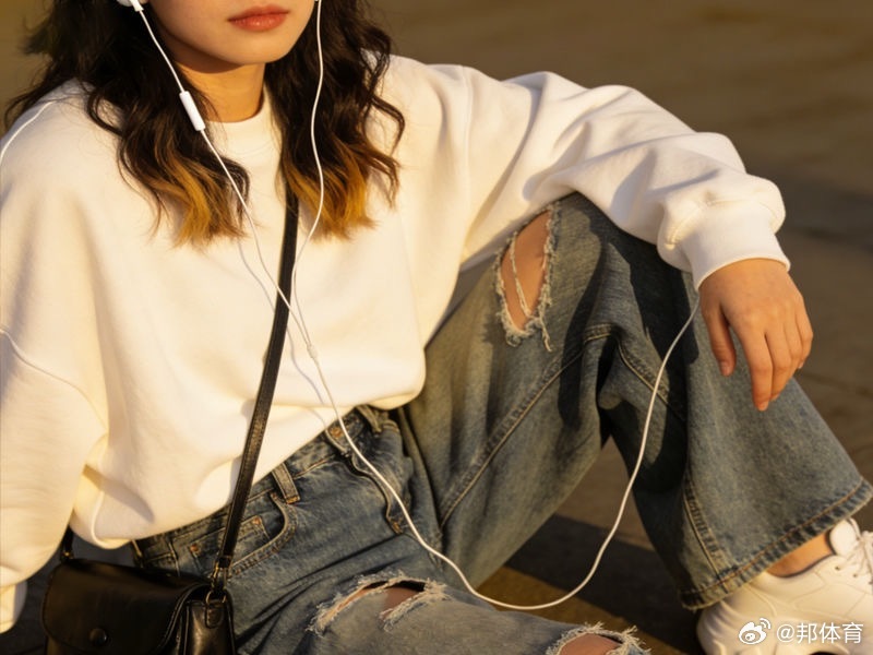 有线耳机爆火原因谁懂啊！曾被嫌弃“老土”的有线耳机，2026年突然翻红成顶流！不