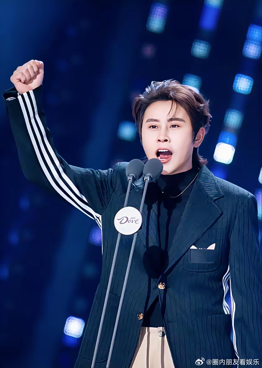 对不起，王濛，我真的低估你了，原本以为你参加浪姐只是为了赚米，没想到你是要突破自