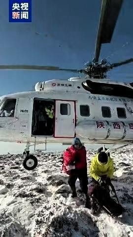 四男一女，活下来的是两位男士。1月7号晚上救援队在崖下找到私穿小鳌太五人组的最后