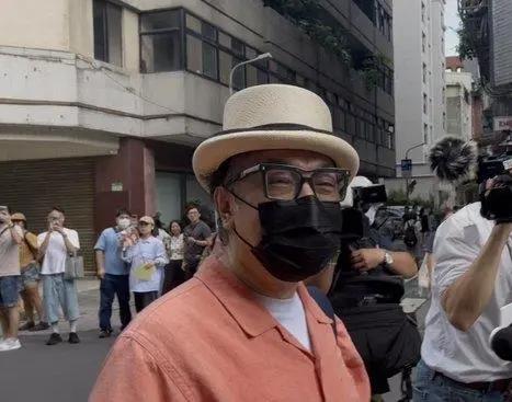 蔡康永扛不住了，深夜发文称我没有支持过台独。蔡康永亲自上阵解释，他把现身沈伯洋的