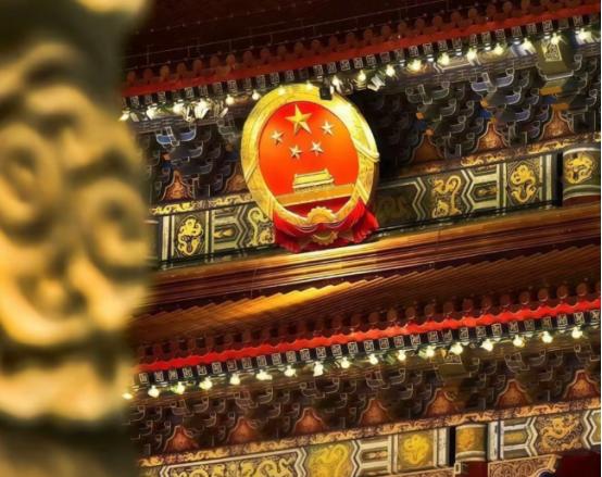 你敢信？都2026年了，还有人把“认怂”包装成“顾全大局”，把“妥协”吹嘘成“高