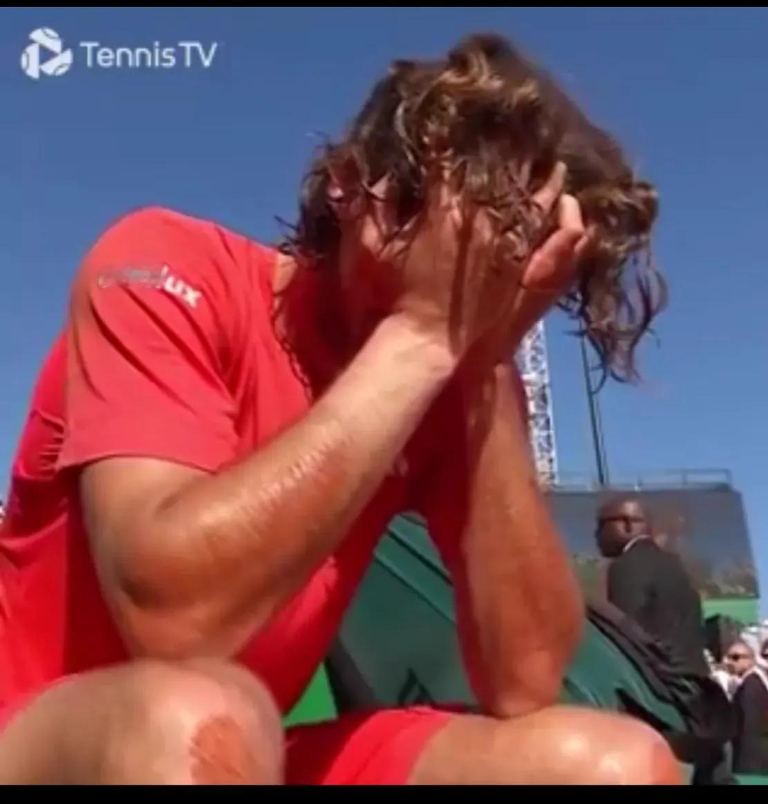 网球有約｜夺冠后哭泣的西西帕斯，只有他和他的亲人知​​道，在过去的一年半里，斯特