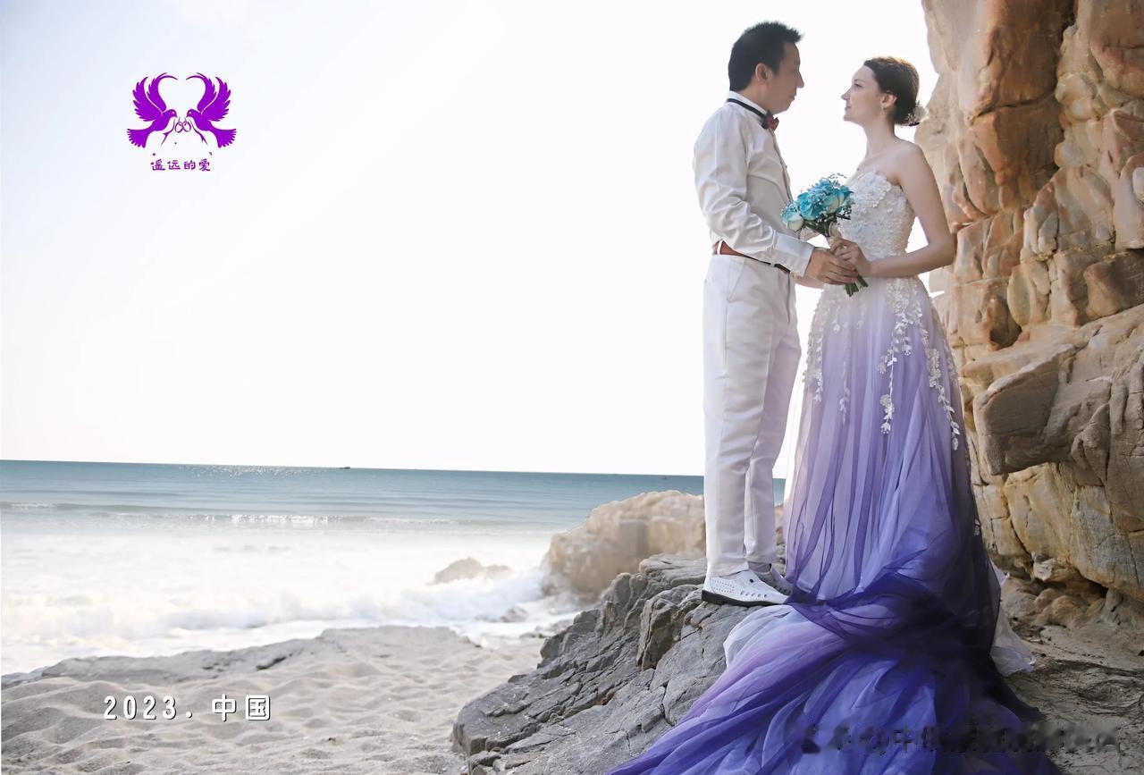 2019年登记结婚，3年疫情后拍摄，拍摄地：北海。我们目前工作：俄语教学、留学服
