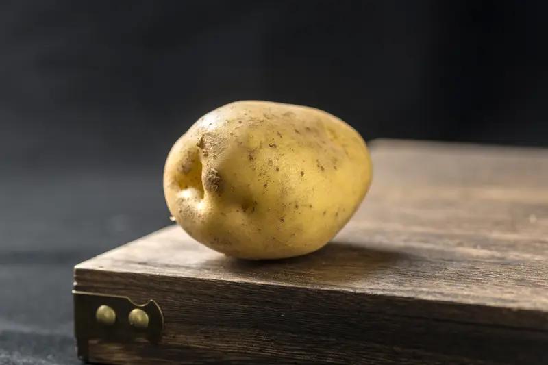 土豆的价格越来越低，收购的质量越来越严，今天给大家说一下卖土豆的两种方法，你看哪