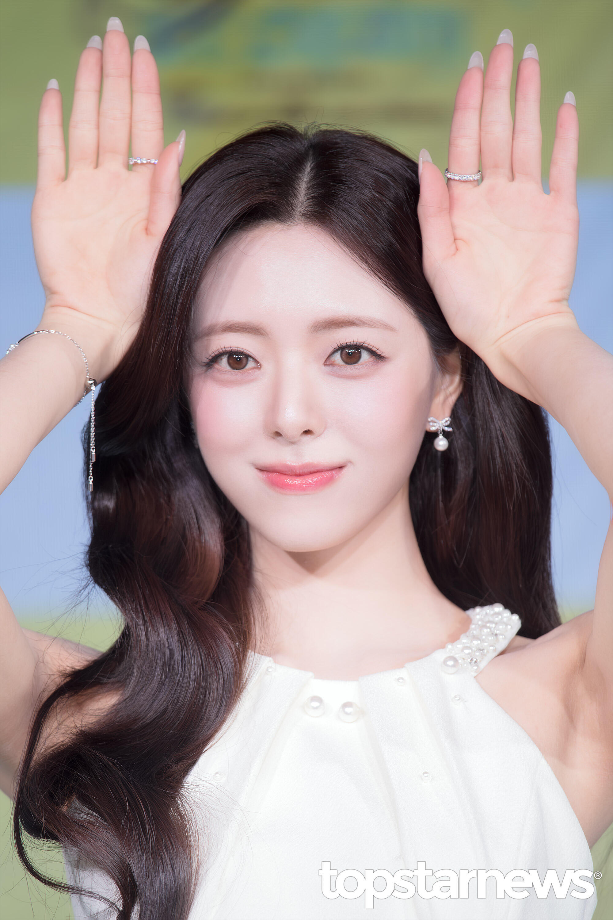 ITZY申有娜今日SOLO出道新闻图🩵🤍期待这个<ice cream>公主～