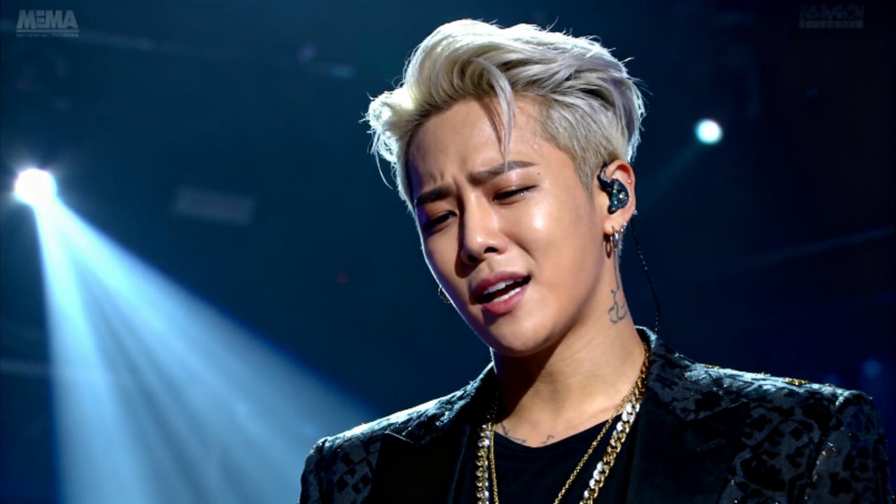 封神！权志龙MAMA改词避“burn”，周润发颁奖见证十年暖心名场面
 
202