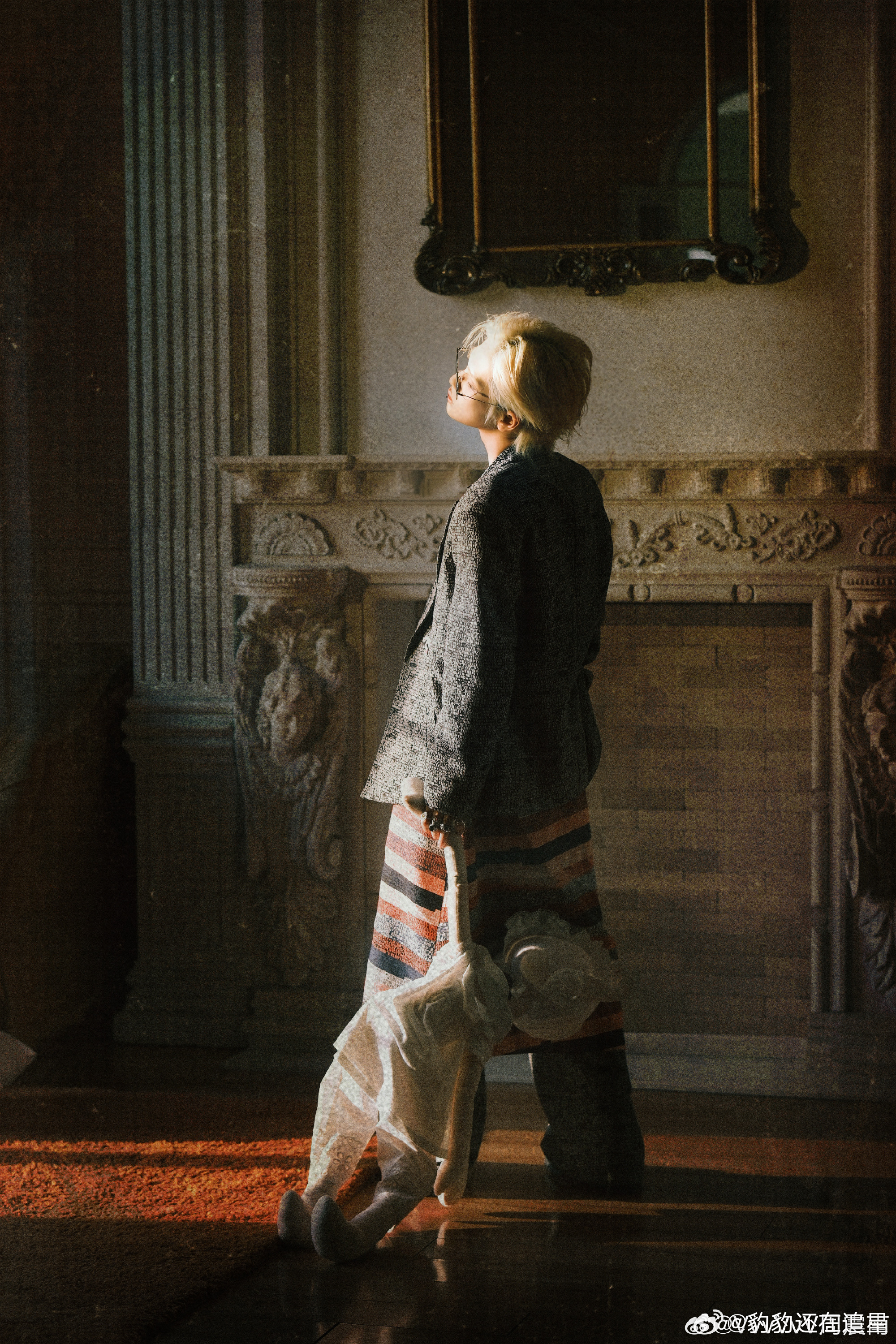 周震南微博之夜解锁丰愉时刻 不迎合、不刻意，周震南在微博之夜书写专属丰愉。红毯上