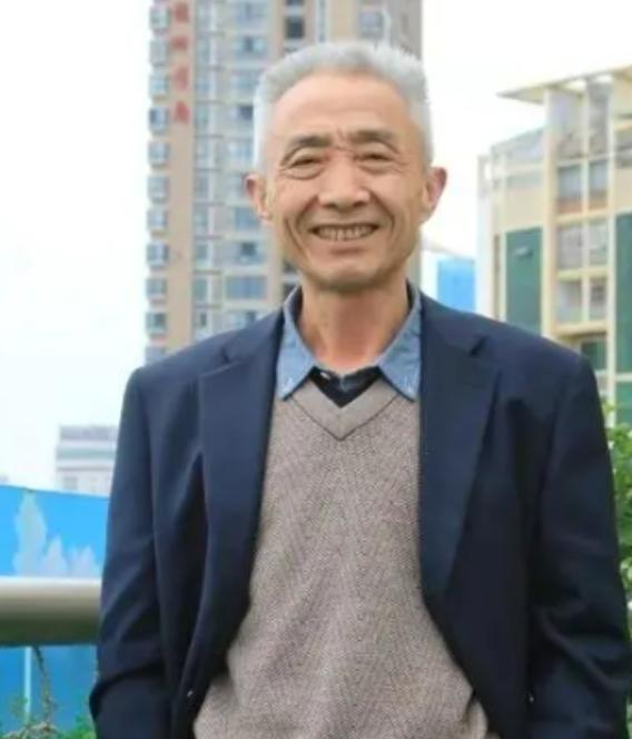 1977年，一个湖北穷小子高考考了289分，但由于消息闭塞，他就报考了华中师大，