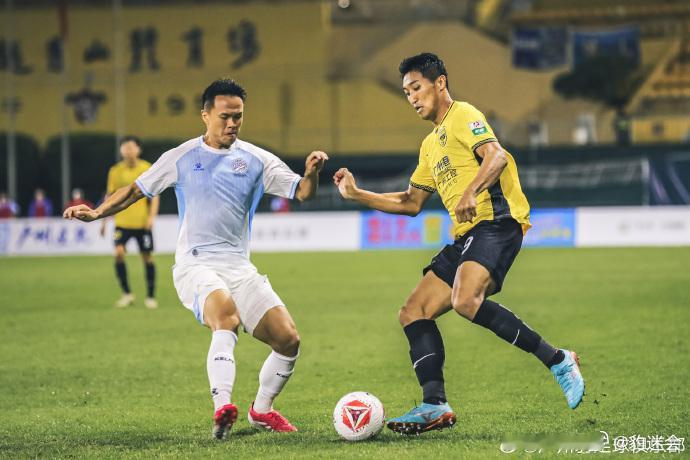     夏达龙出生于1993年6月27日，籍贯北京，身高190cm，司职前锋。 