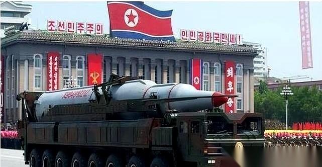 当首尔的年轻人为了一张演唱会门票挤破头的时候，平壤的同龄人，可能正在研究怎么改良