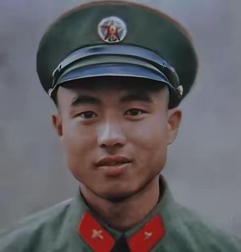 1987年，侦察参谋傅平山牺牲后，遗体被越军浇在水泥基座中，部队首长指示：花1万