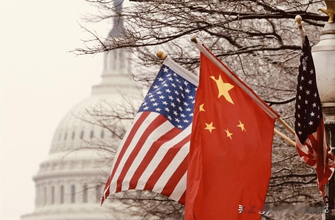七月25日，美常驻联合共和国副代表谢伊指控我们向俄罗斯出口军民两用物资，支持俄军