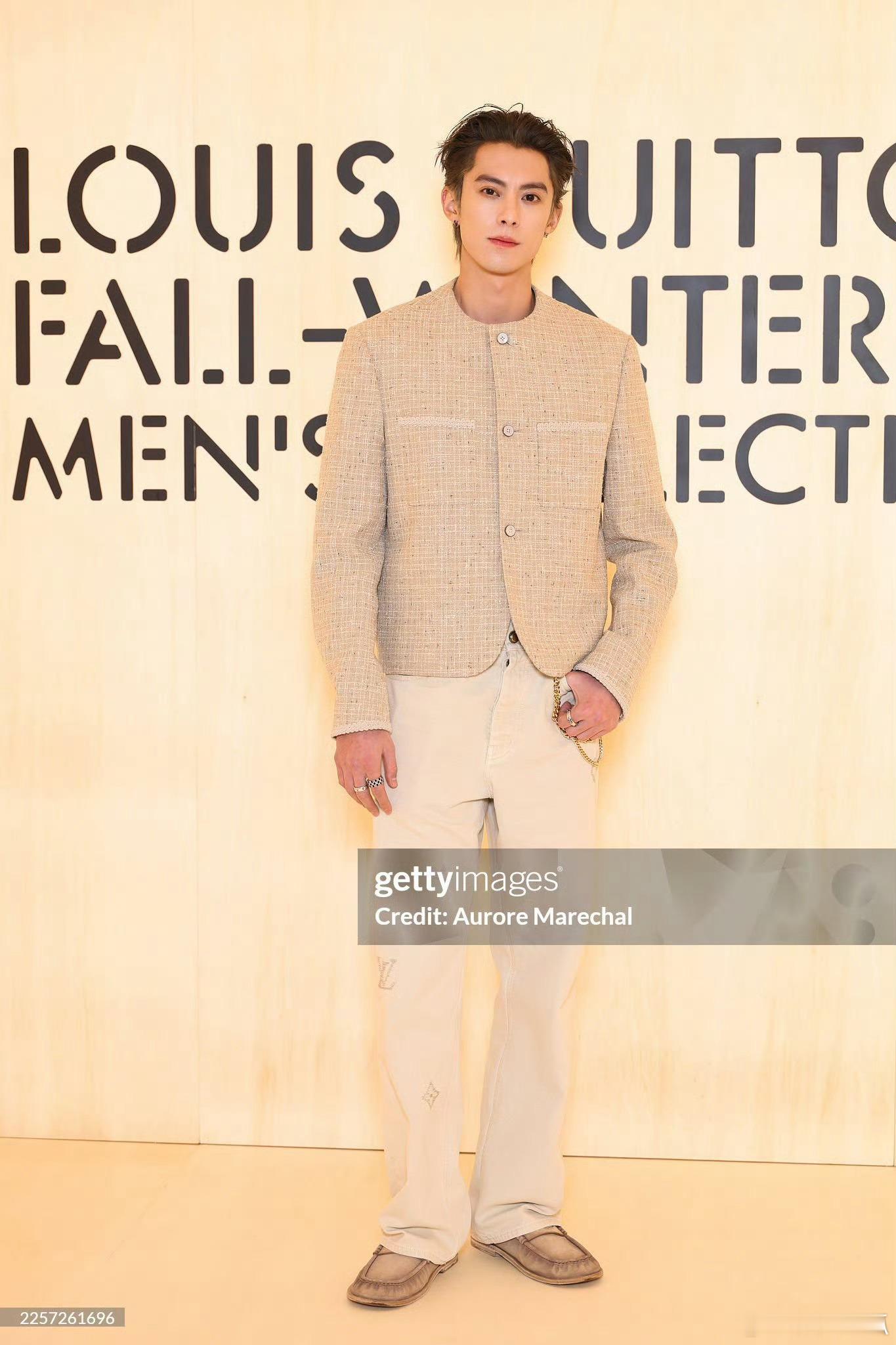 王鹤棣G社生图好权威内娱生图天花板非他莫属！G社镜头下的王鹤棣，五官精致如建模，