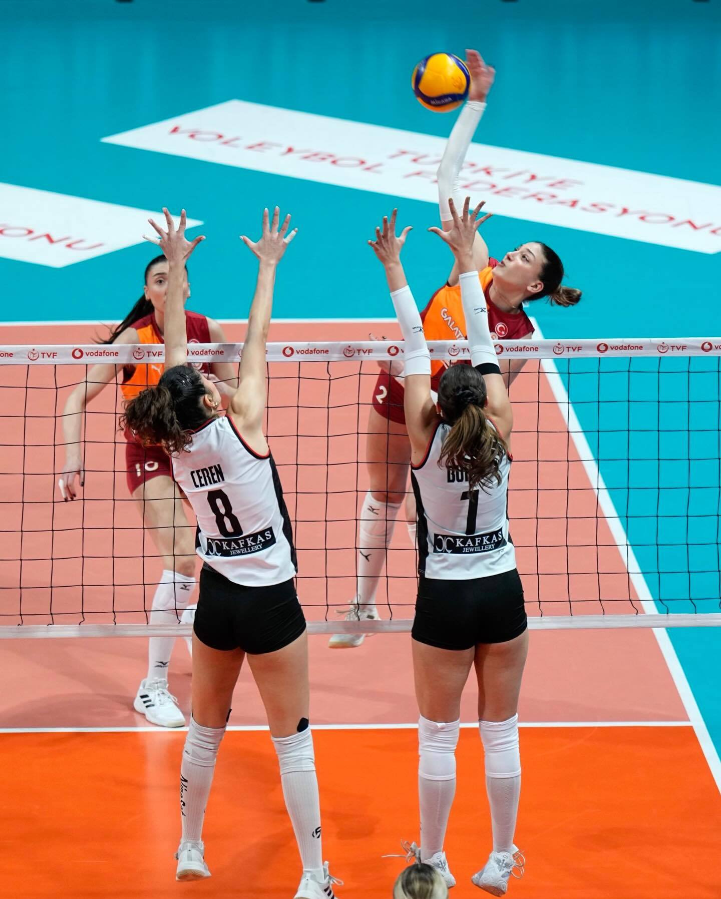 加拉塔萨雷3比2险胜贝西克塔斯，接下来对伊萨是不是要3比0或3比1才行啊，我没算