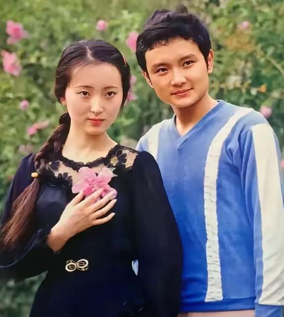 曾经荧屏上的一对郎才女貌，神仙眷侣，绝对不允许你认不出来，他们是谁？