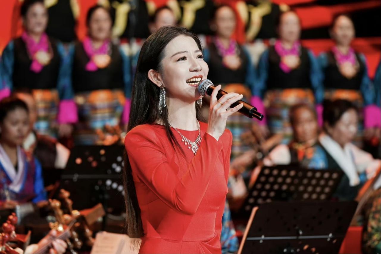 最近西藏那场新年群众音乐会可真是火出圈了！这场在西藏大剧院举办的盛会，不仅让当地