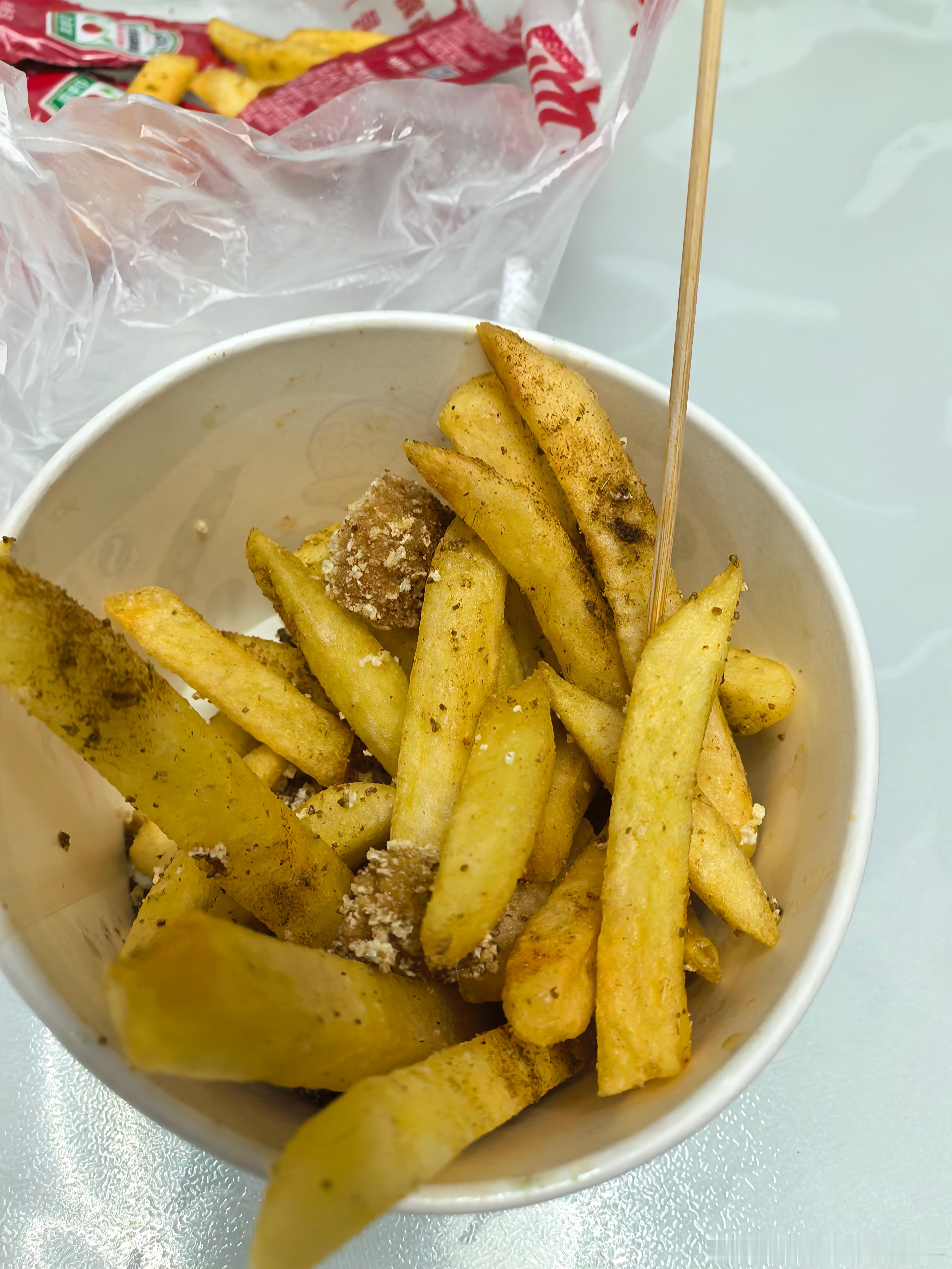 人在有情绪的时候就想一根接一根的来。 ​​​