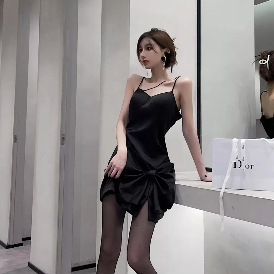 优雅黑裙，时尚穿搭指南💃🏻✨气质黑裙搭配 轻奢时尚黑裙 气质黑裙 性感黑裙穿