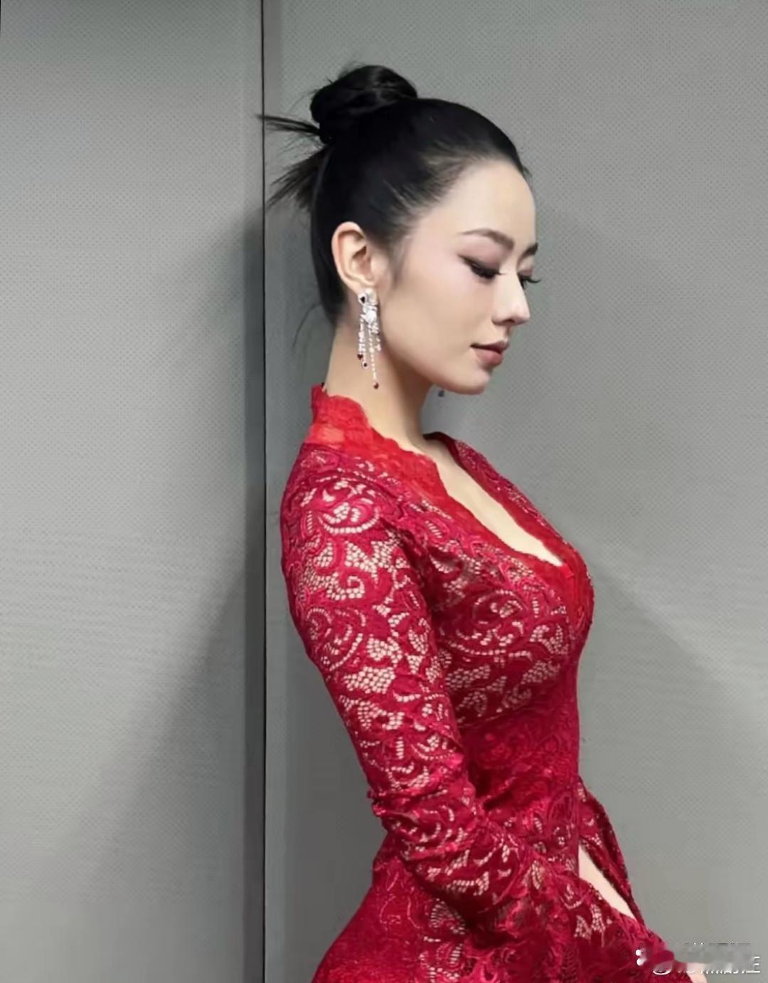 郎朗老婆吉娜身材好绝！ 