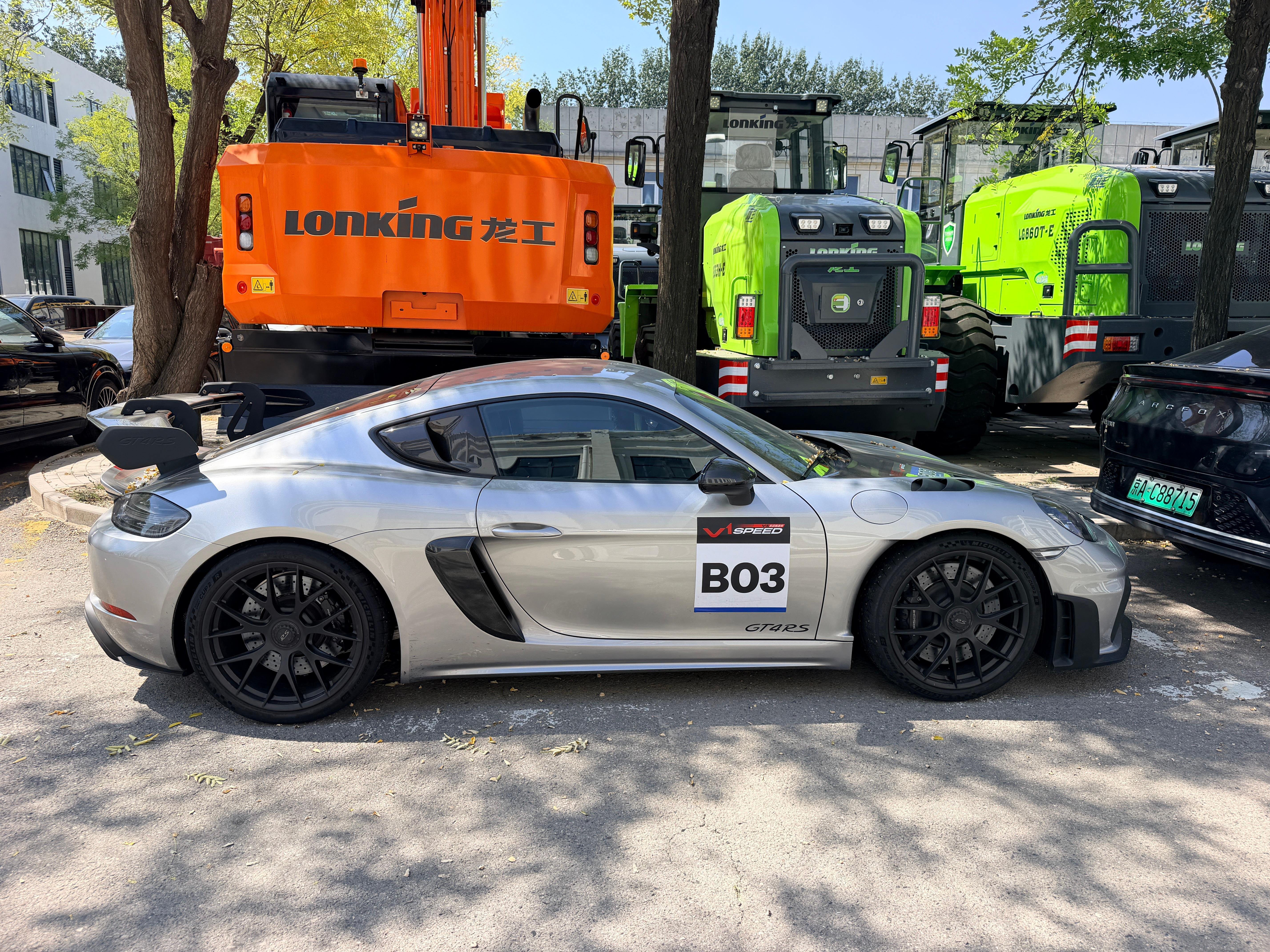 V1赛道圈速榜今天好像看到了排行榜上的 GT4RS ​​​