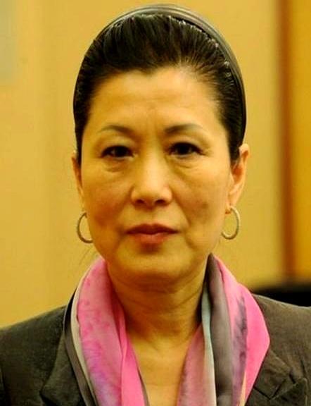 放着现成的“顶配”背景不拼，偏要自己从零开始“打怪升级”，这年头还有这种狠人？
