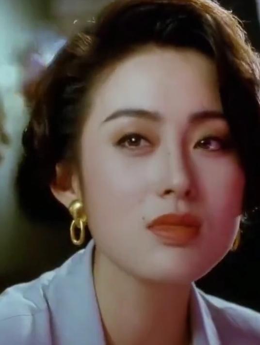 张敏年轻时候真是个大美女。明星 张敏