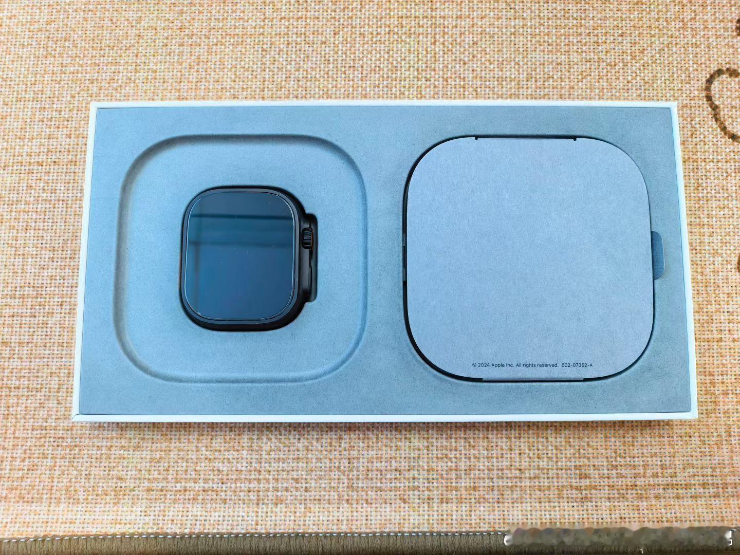 精品二手智能表苹果24款Ultra2黑电池效率100%，充电90次左右成色嘎嘎新