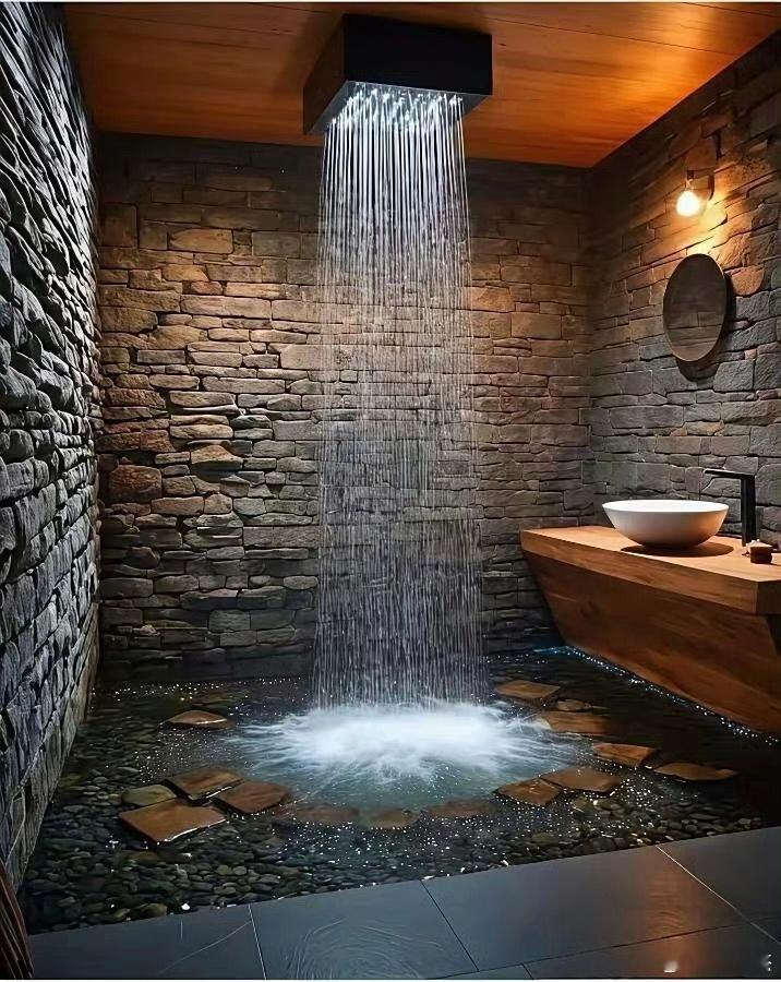 水帘洞浴室，这种设计你喜欢吗？ ​​​