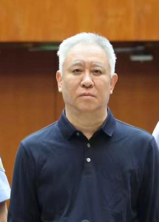看到许家印一审被判无期后。我好奇查了一下他创办的恒大歌舞团领舞白珊珊近况。不查不