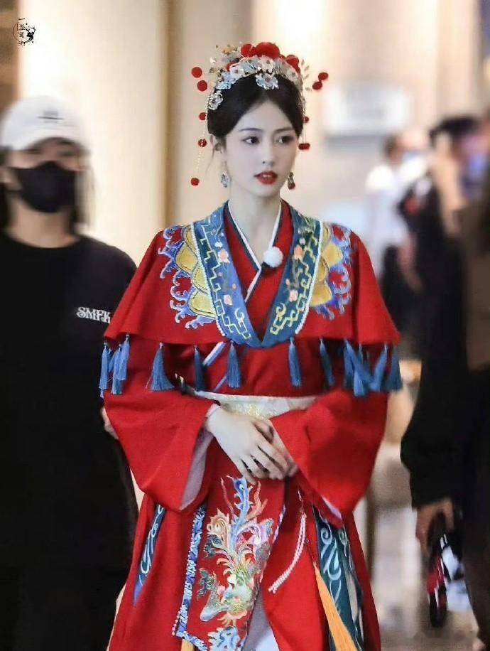 在古装剧中，白鹿的表现未能超越陈都灵。 