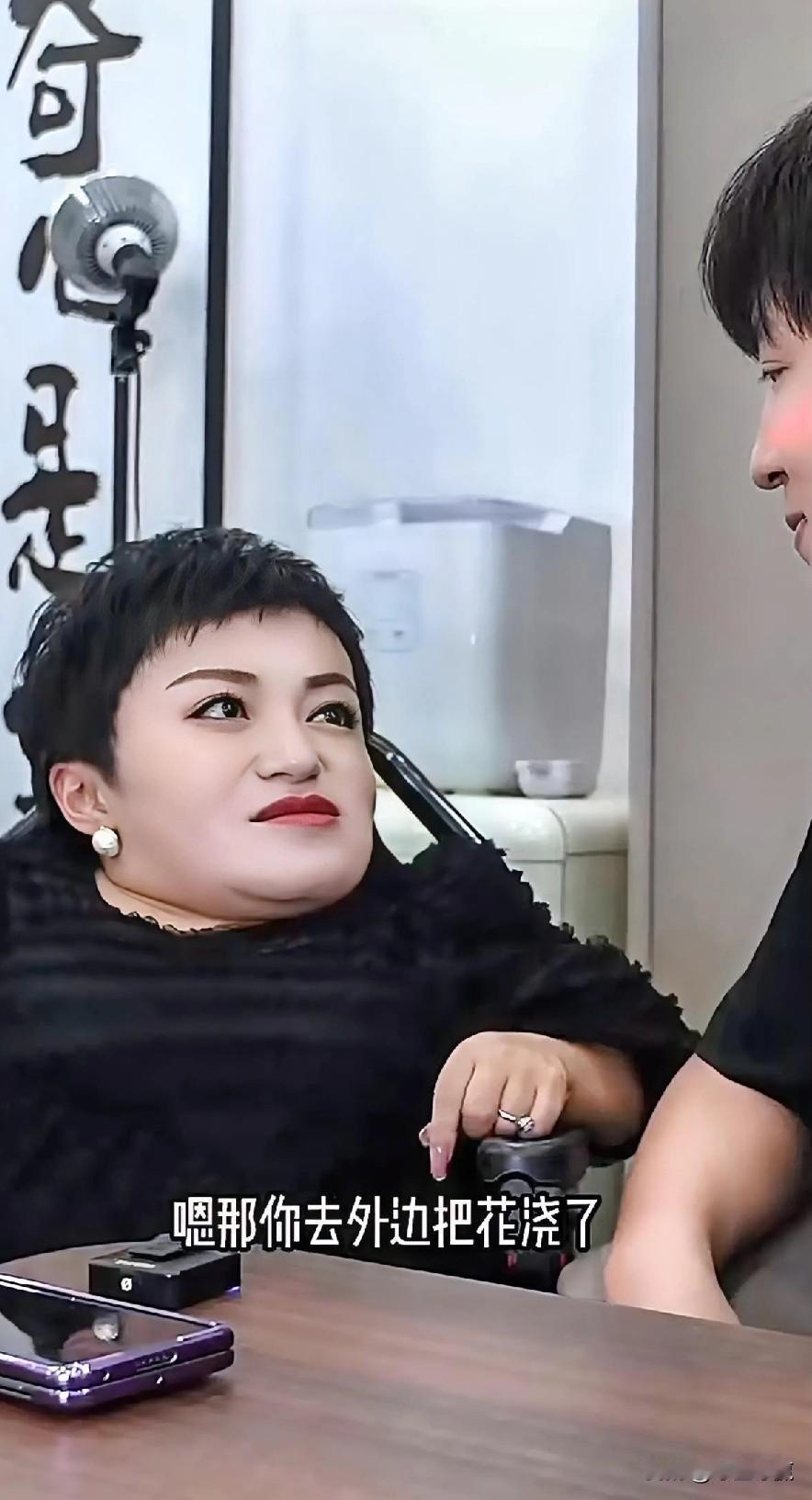什么强势！有钱就强势！有钱任性！

这就是他们的生活方式，没有人能替代