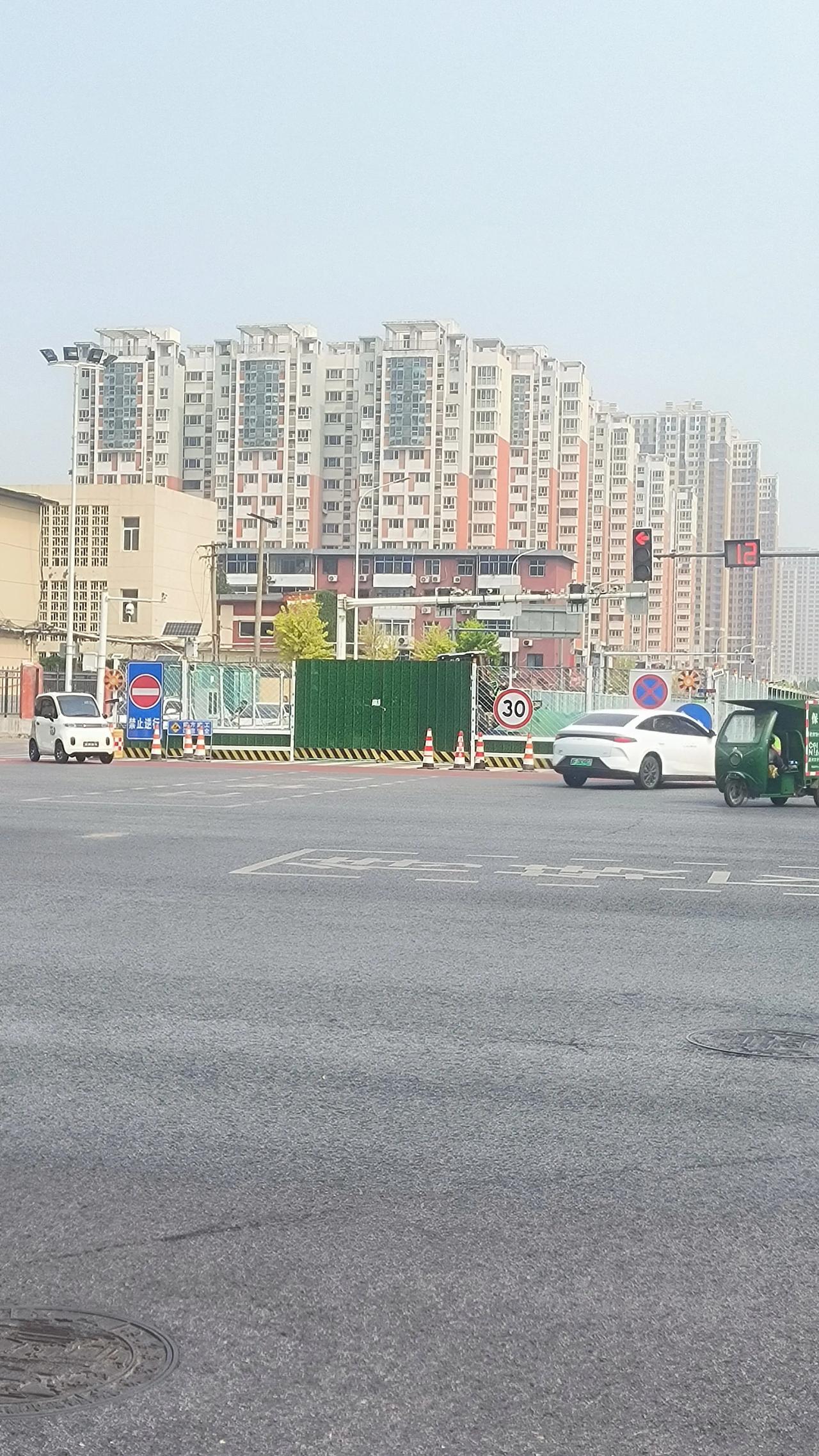 保定瑞祥大街排涝工程停工多日！雨季将至，别误了防汛大事

瑞祥大街复兴路至隆昌路