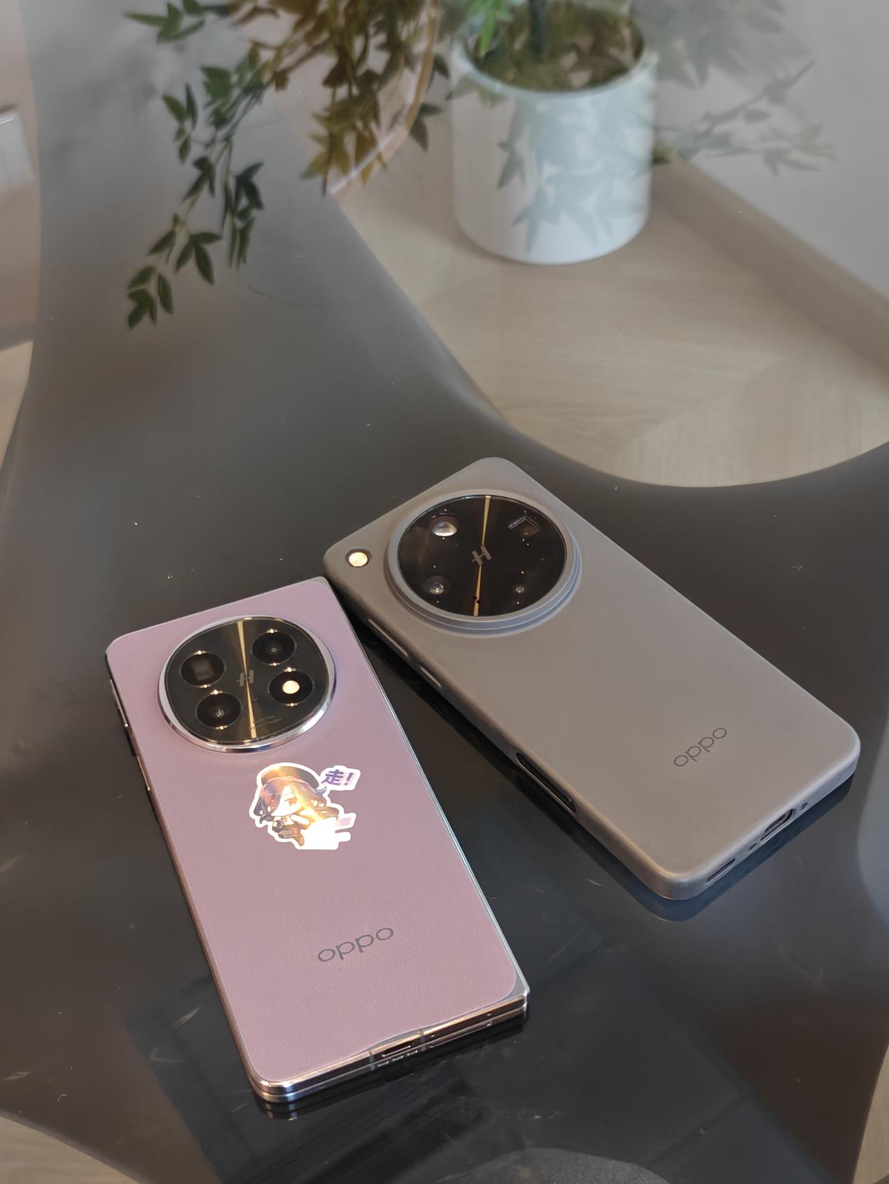 什么水平？双持oppo折叠屏和x8 ultra

现在折叠屏这么好用了，应该很多