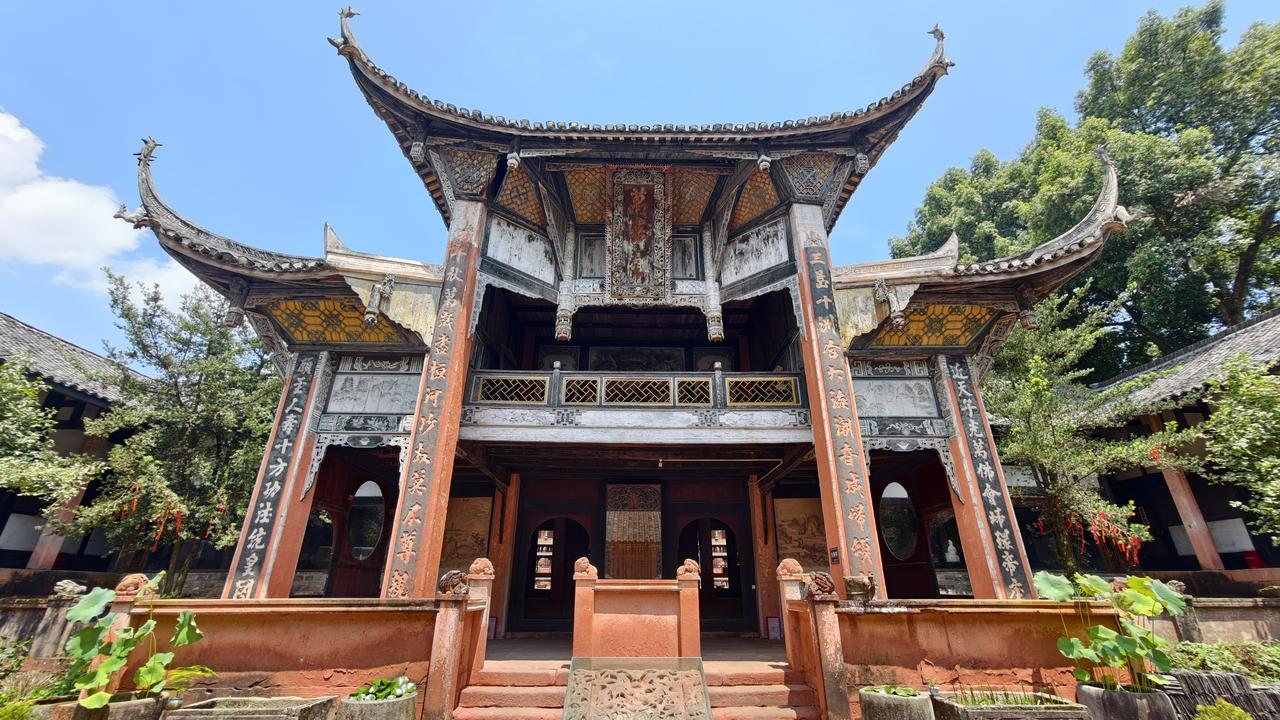 泸州法王寺不愧皇家的“石工艺第一寺”
泸州的法王寺始建于唐代天宝（按寺院说法，那