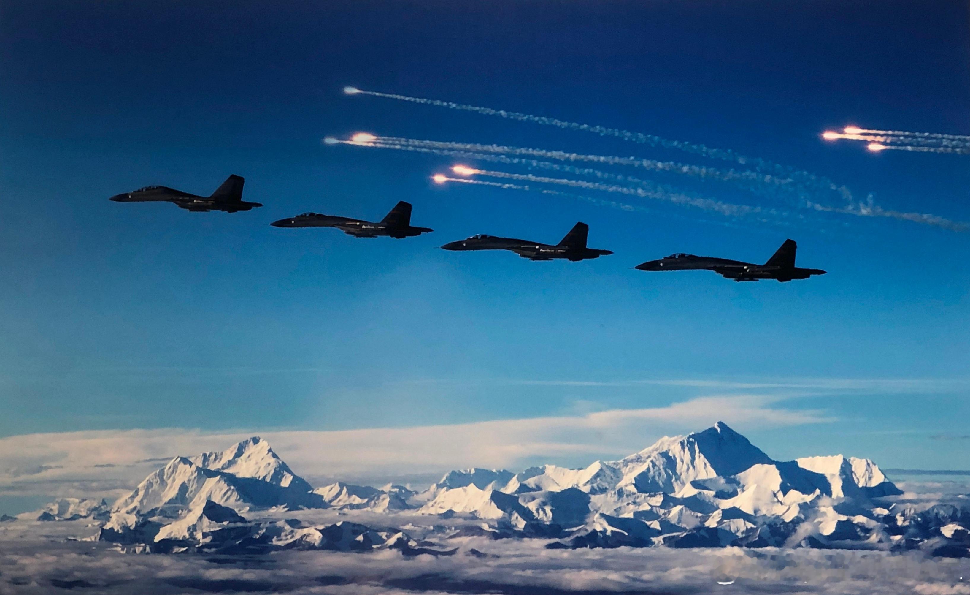 空军编队在珠穆朗玛峰空域巡航军事历史全触达