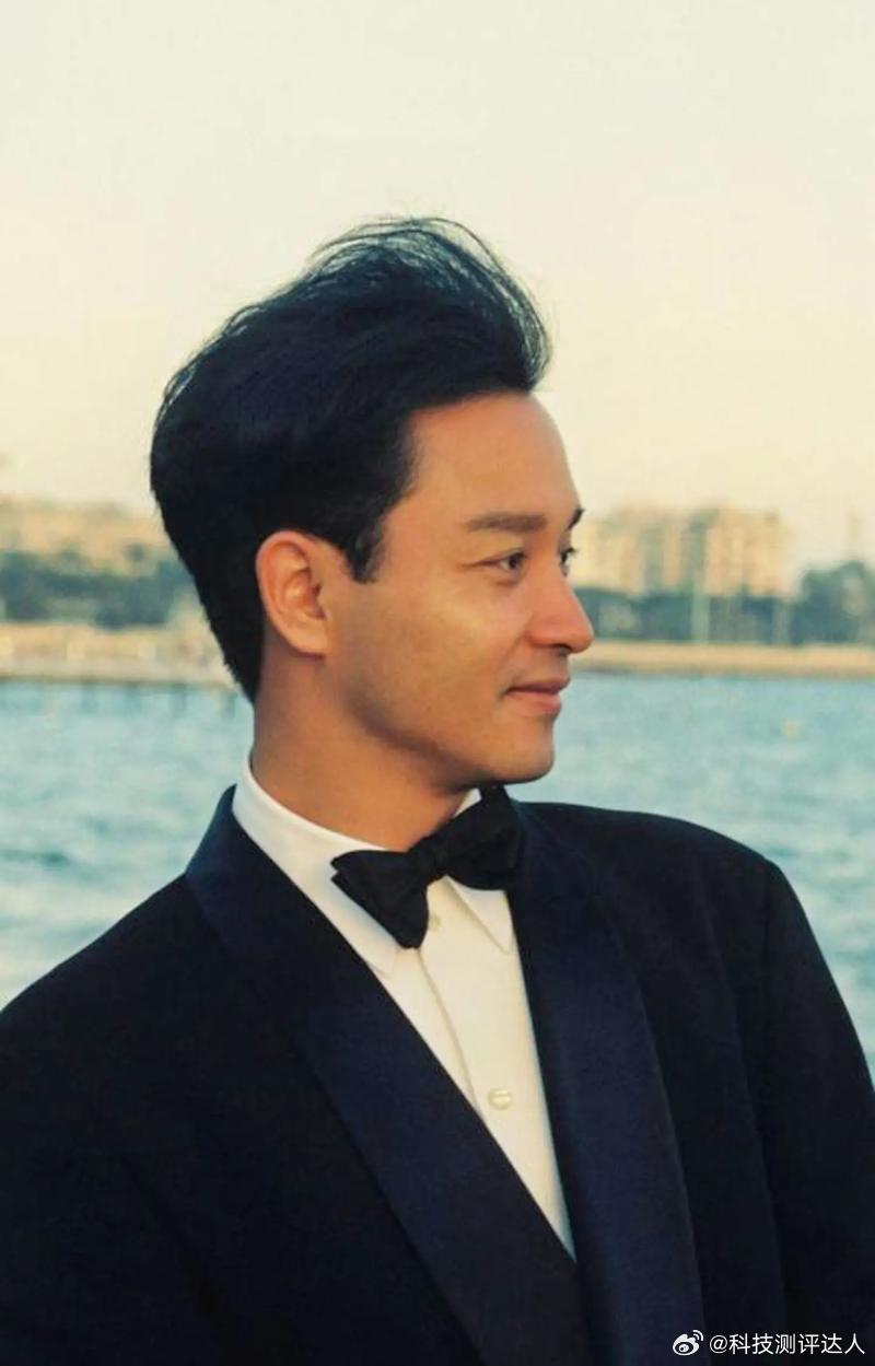 四月一日愚人节快乐！每年到这个时候，总会不自觉想起他。歌还在听，电影还在看，好像