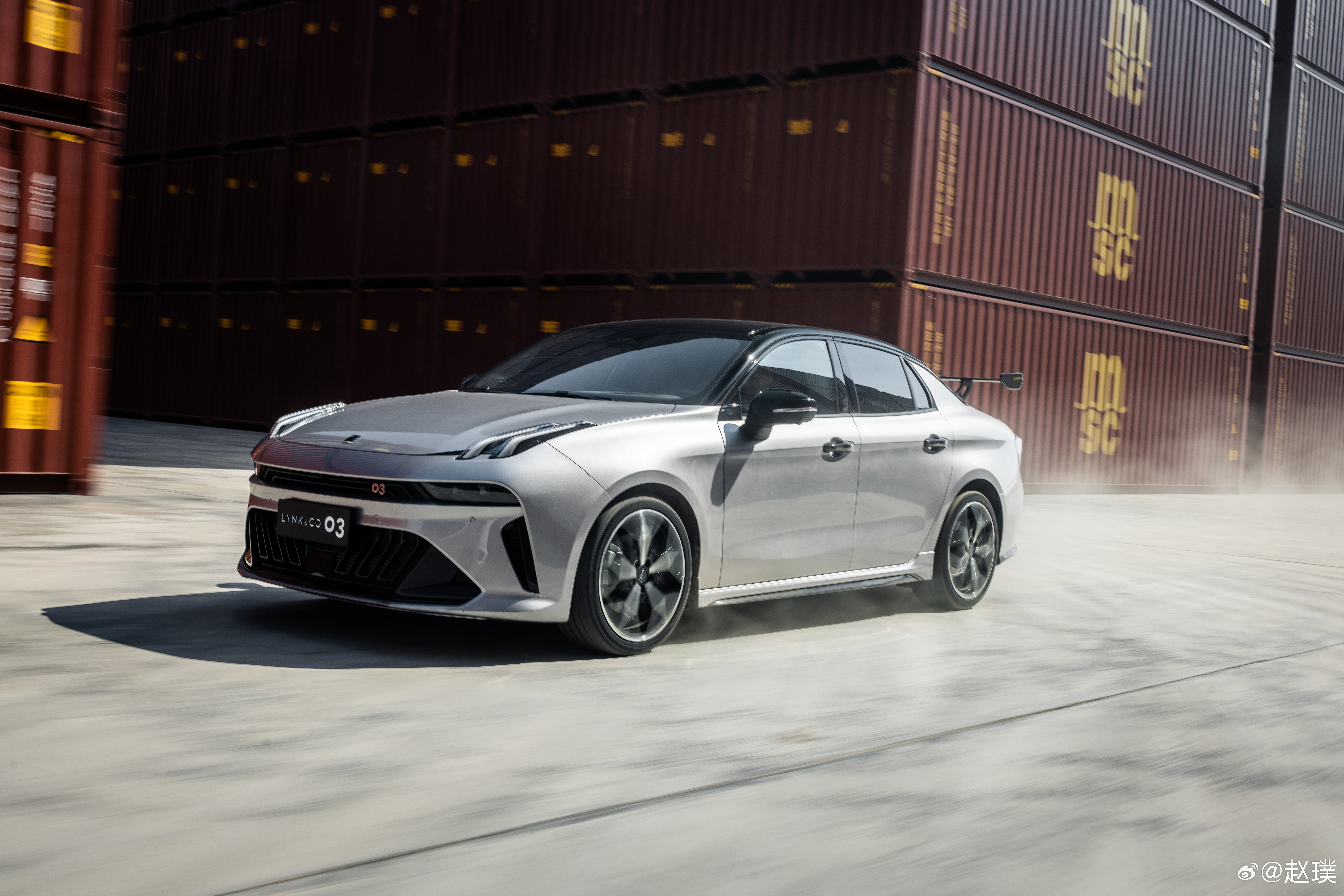 第三代领克03大尾翼版的价格来了，官方指导价15.98万元，同时还推出了3月限时