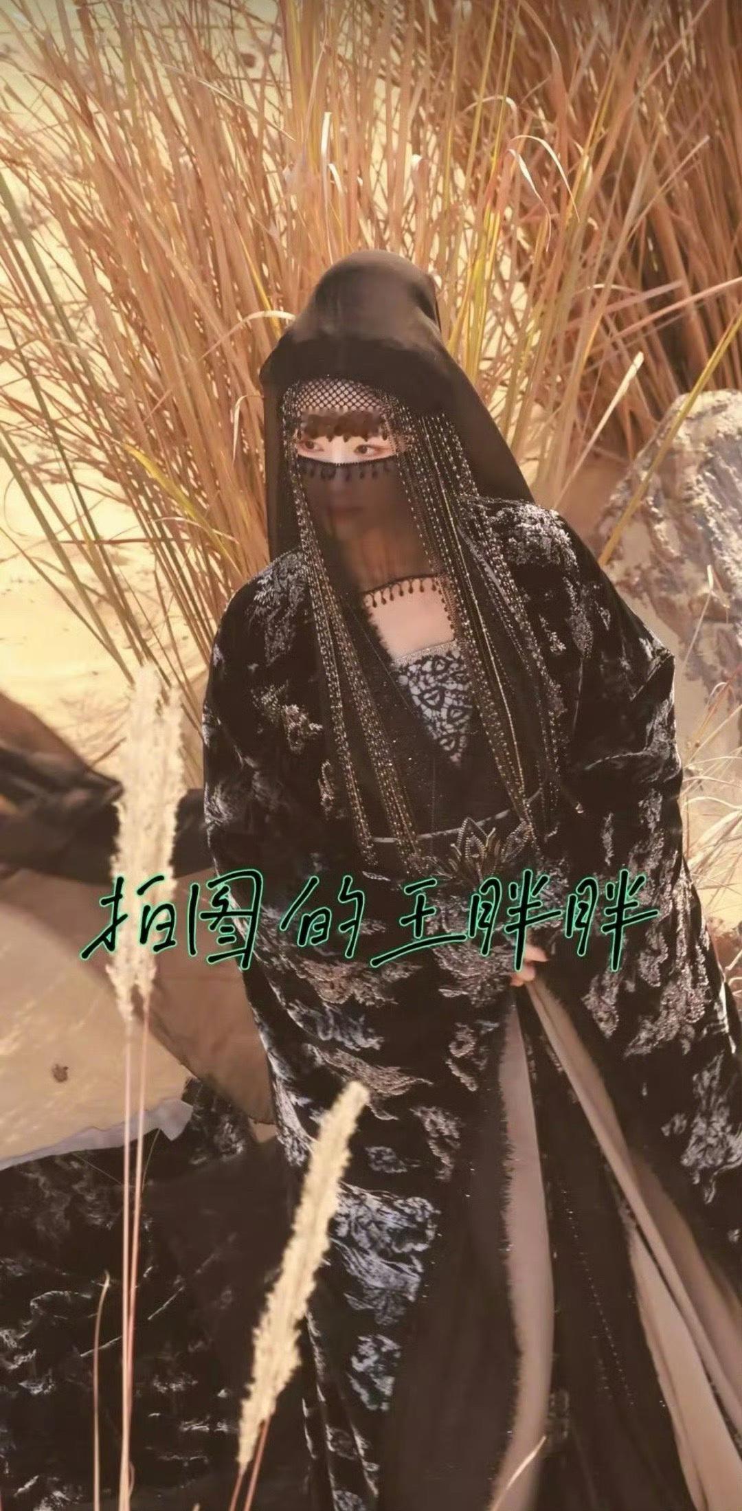 陈都灵月鳞绮纪开机逆应援 陈都灵新剧《月鳞绮纪》开机给粉丝送了奶茶和牛角包，这波
